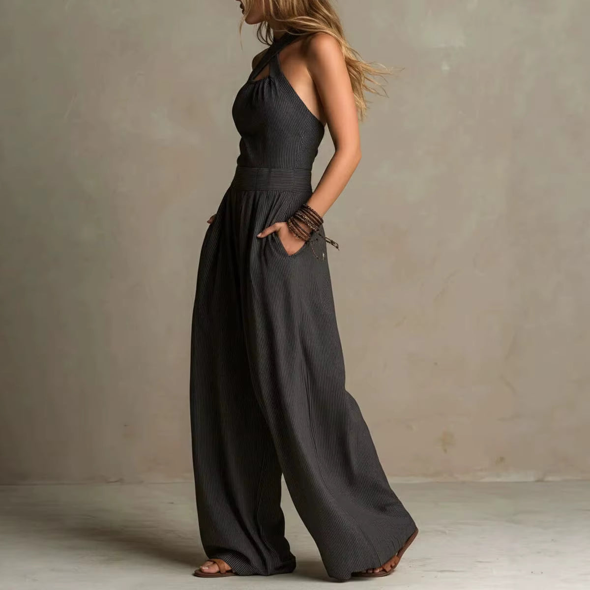 Ariana | Mono Elegante Scollatura Incrociata